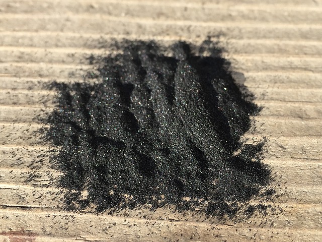 木炭の粉